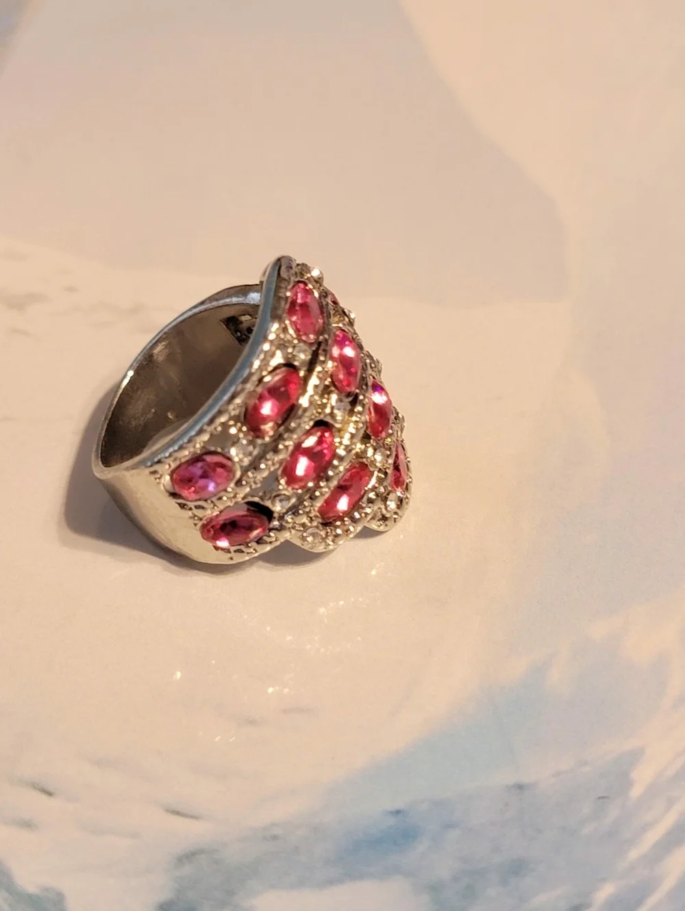 Pink Rhinestone Ring Size 7, Silver-tone Glass Wide Diva Fashion Ring NWOT r-42